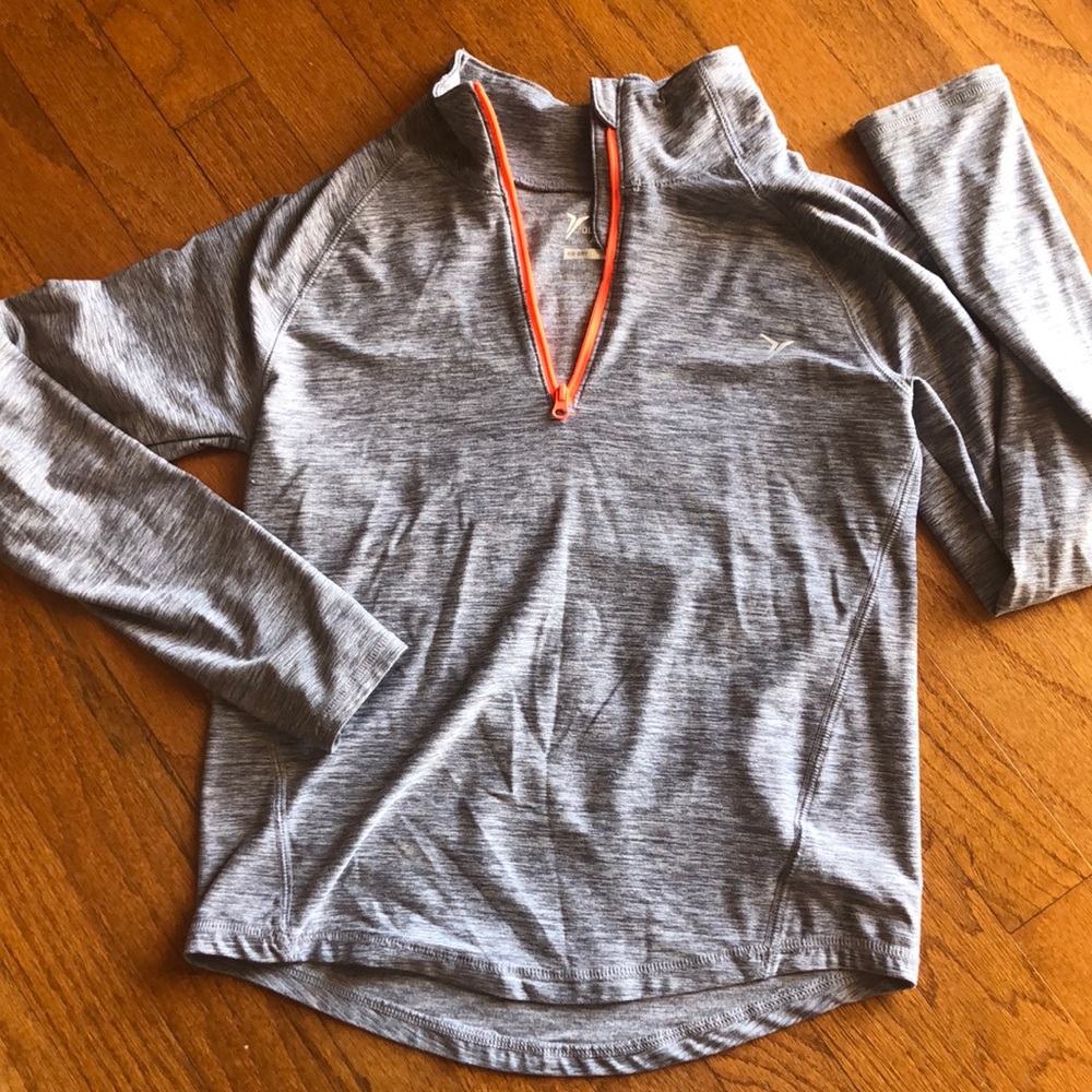 Old Navy Active Go-Dry long sleeve